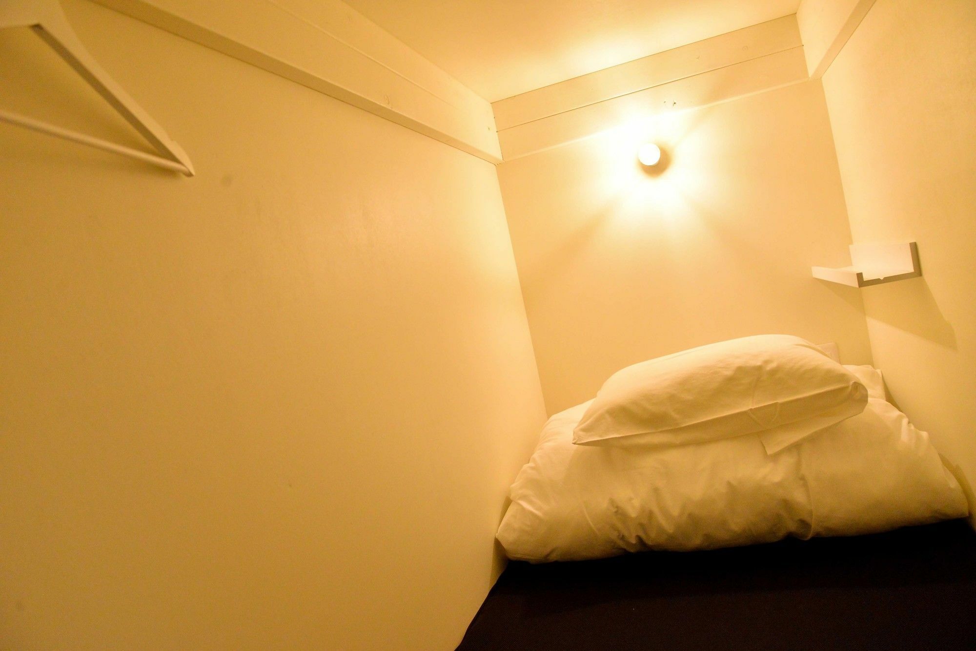 Almond Hostel & Cafe Shibuya Токио Экстерьер фото