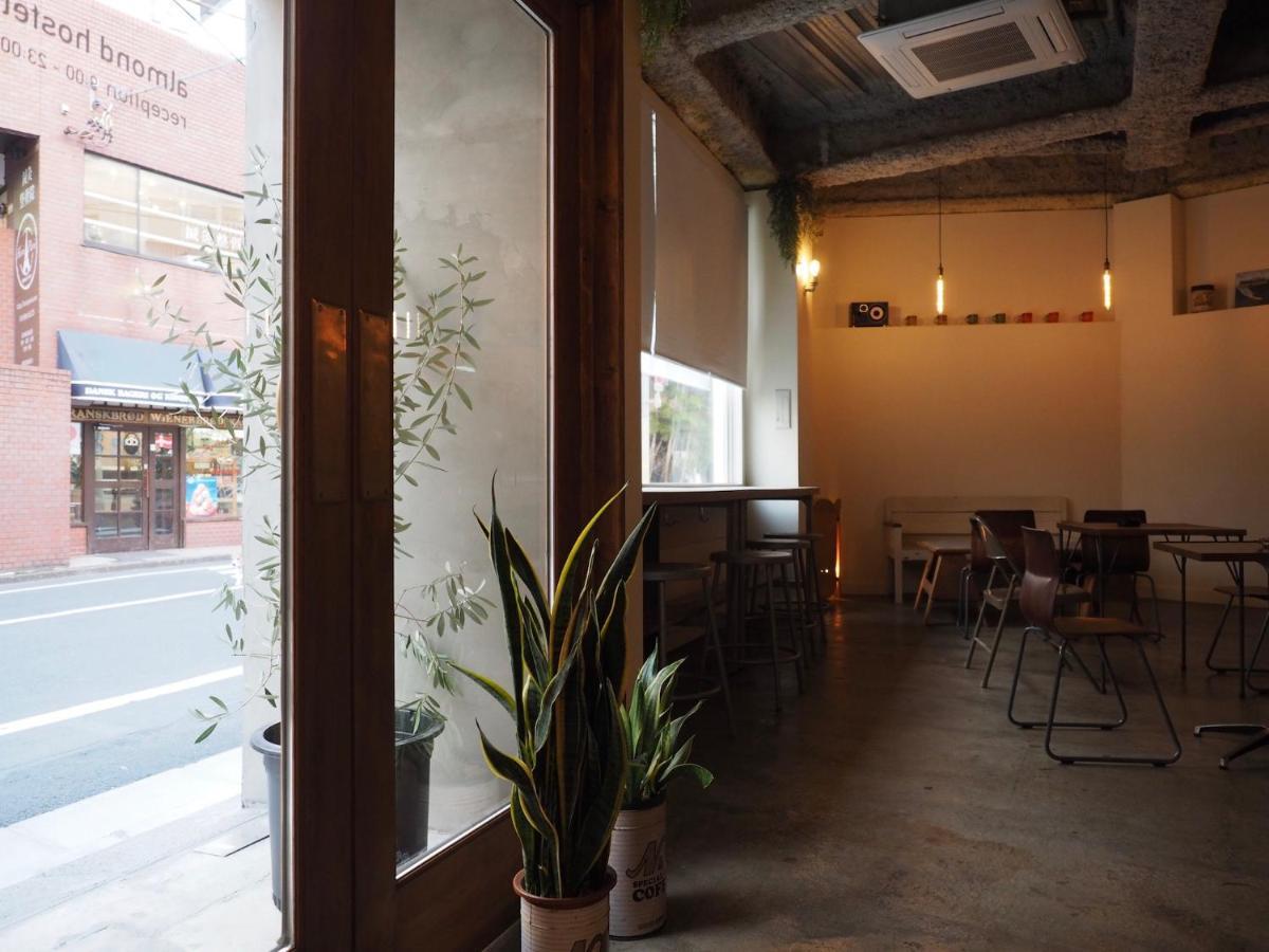 Almond Hostel & Cafe Shibuya Токио Экстерьер фото